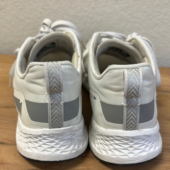 Goruck Running Shoes, white sized 10.5 - Picture 2 of 3